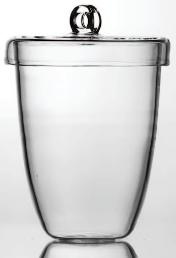 Dụng cụ mắc cẩu và chén nung dùng trong phòng thí nghiệm