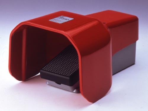 Công tắc bàn đạp dùng trong điều khiển máy và thiết bị công nghiệp