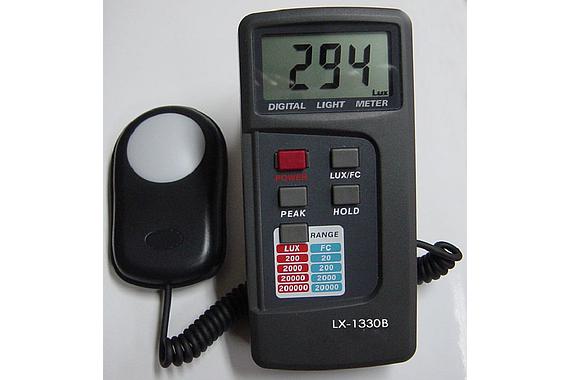 Đánh giá kỹ thuật máy đo cường độ ánh sáng Total Meter LX-1330B